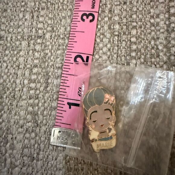 Cute Marie Enamel Pin - Picture 1 of 3